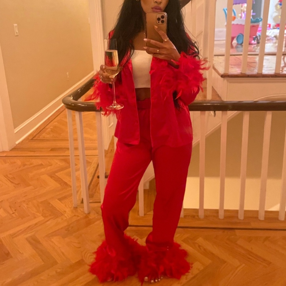 Silk red feather pajamas